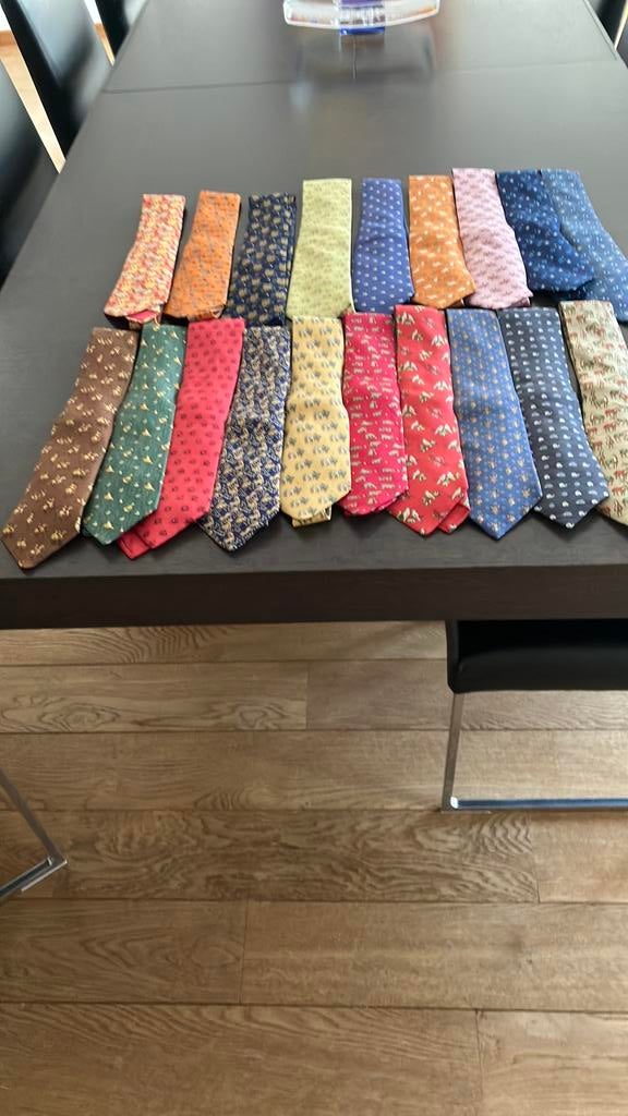 Cravates Hermès à imprimé animalier, Vêtements | Hommes, Enlèvement, Comme neuf