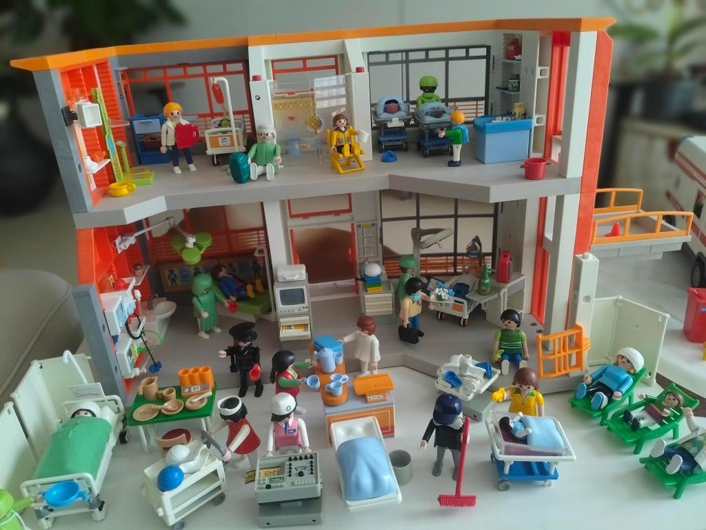 ziekenhuis kinderziekenhuis ambulance 32 figuren playmobil, Kinderen en Baby's, Speelgoed | Playmobil, Ophalen, Gebruikt, Complete set