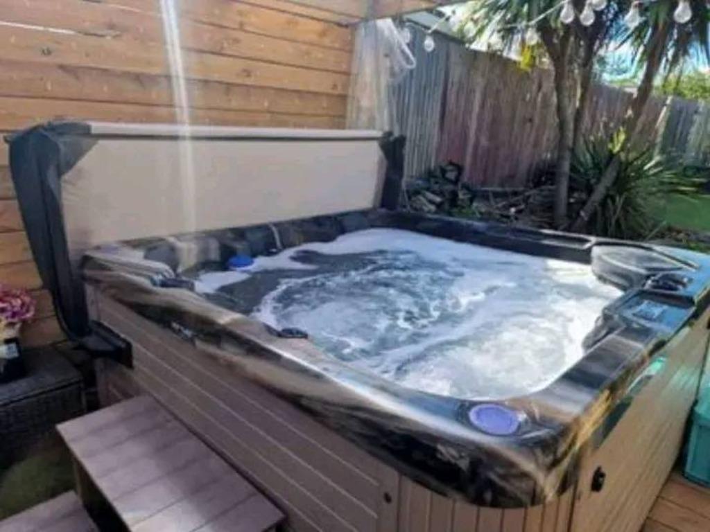Neuf/ jacuzzi exterieur Full option musique/bluetooth/2x2, Enlèvement ou Envoi, Neuf