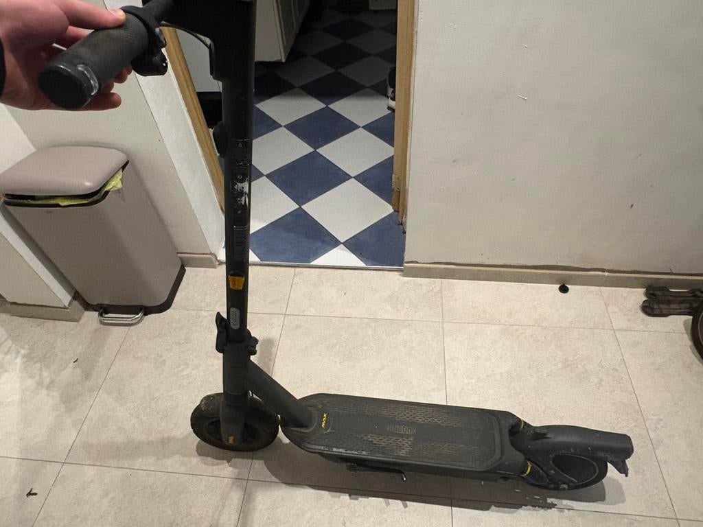 Ninebot max g2, Fietsen en Brommers, Steps, Ophalen, Gebruikt, Elektrische step (E-scooter)