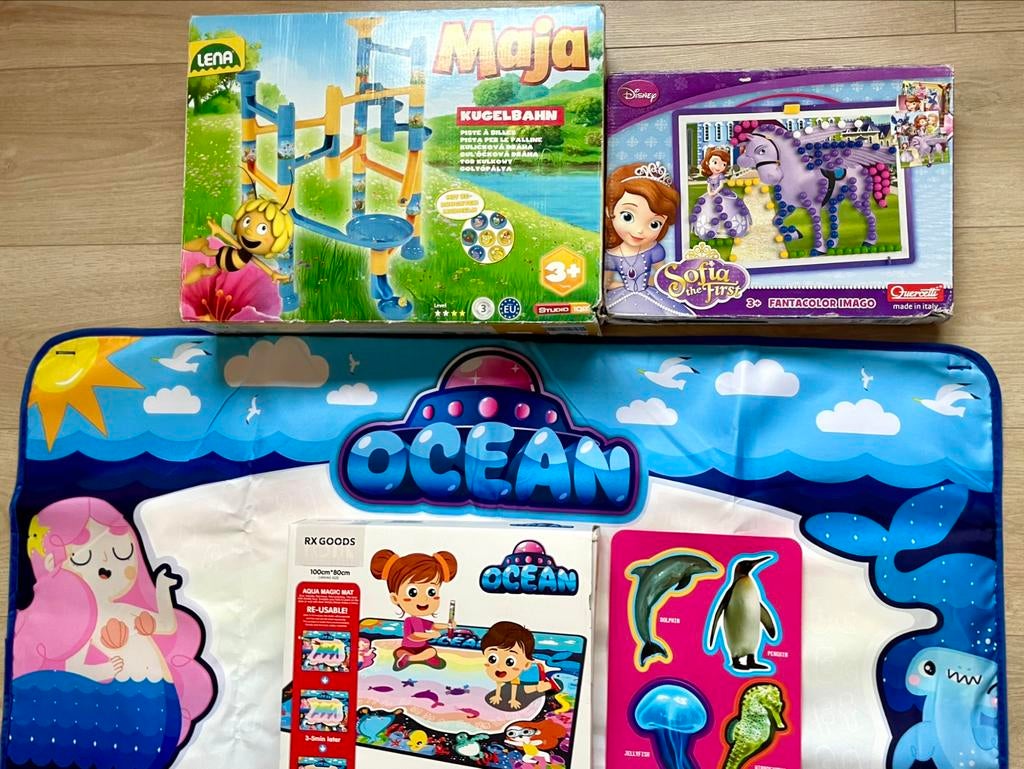 Knikkerbaan Maja de bij, insteekmozaïk Sofia, water-tekenmat, Kinderen en Baby's, Ophalen of Verzenden, Zo goed als nieuw, Bouwen