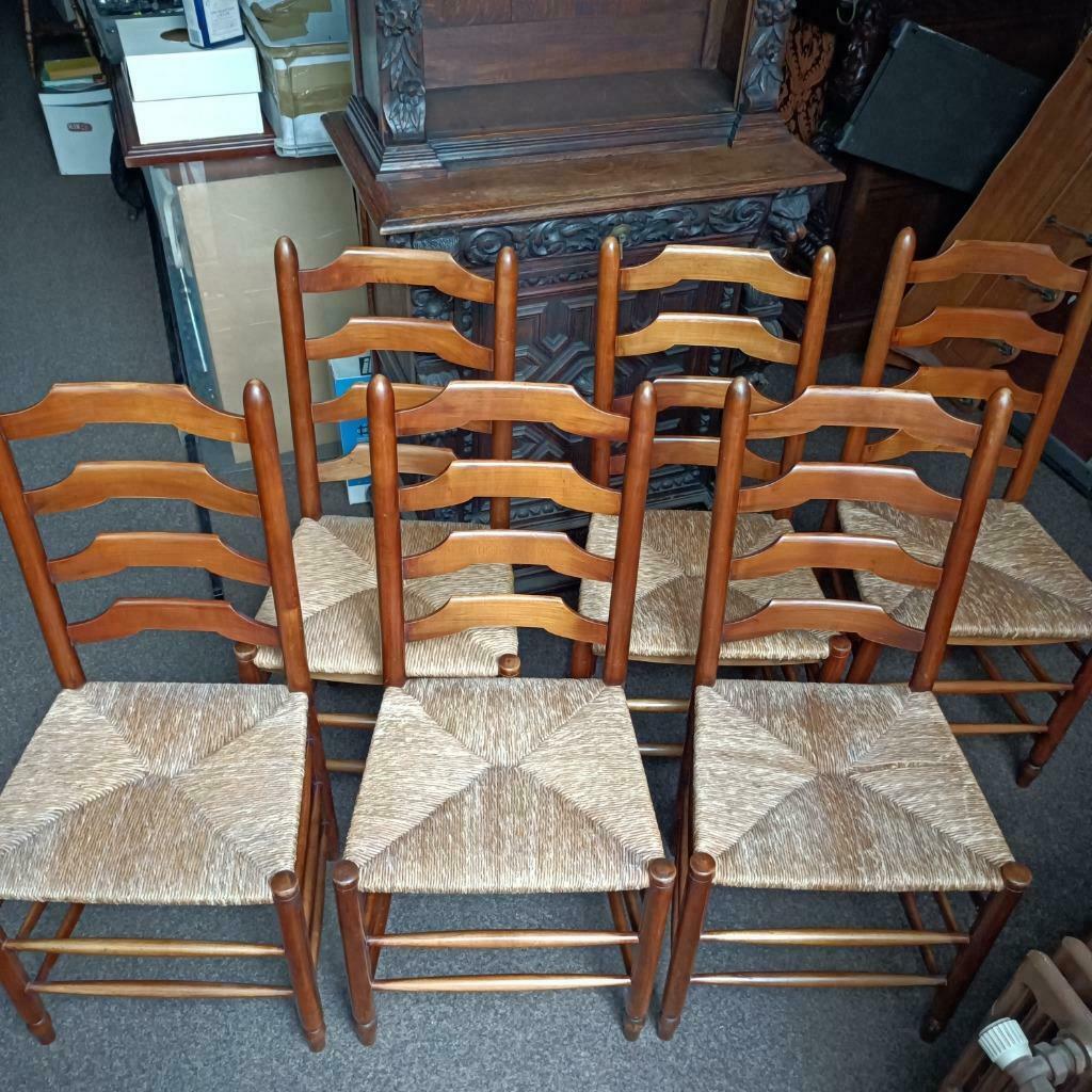 Degelijke tijdloze stoelen geschikt voor elke interieurstijl, Enlèvement