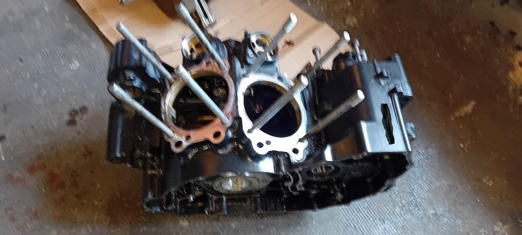 2 carters bloc moteur 1900 yamaha xv midnight star, Motos, Enlèvement ou Envoi