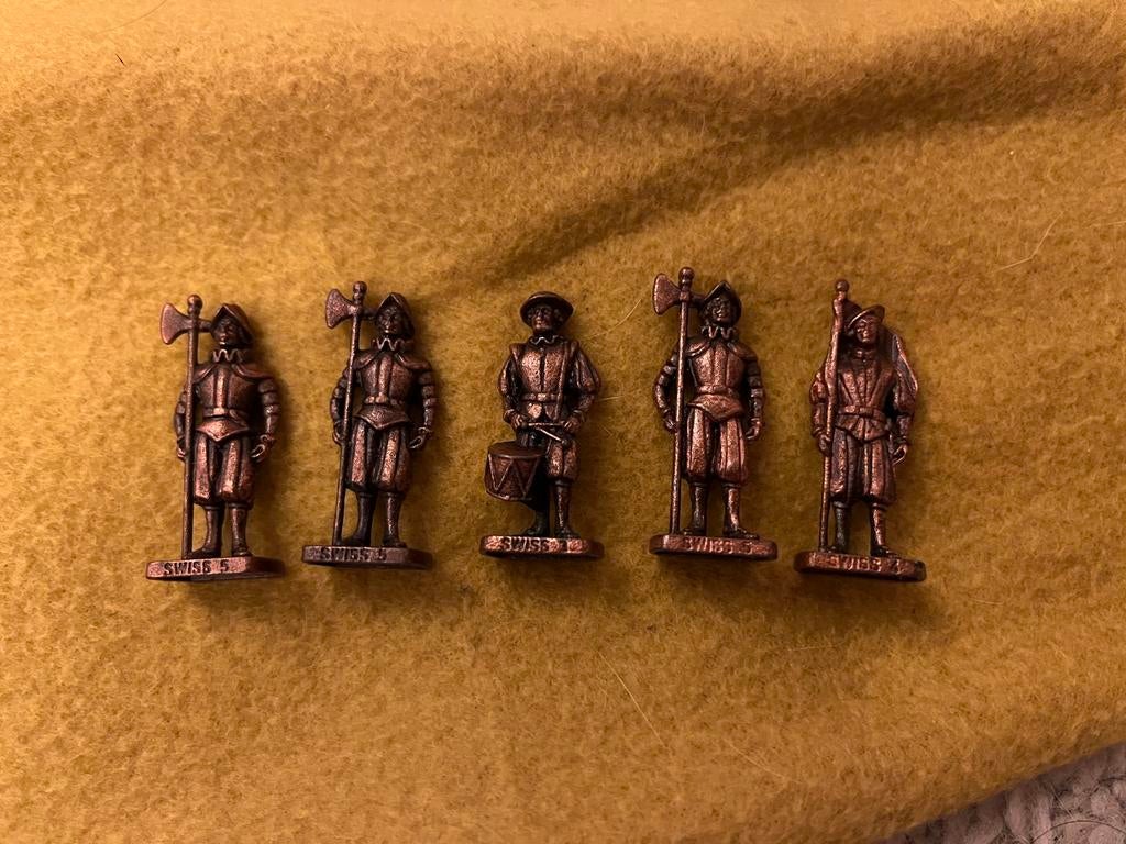 Figurines en métal - Swiss - Suisse - type Kinder
