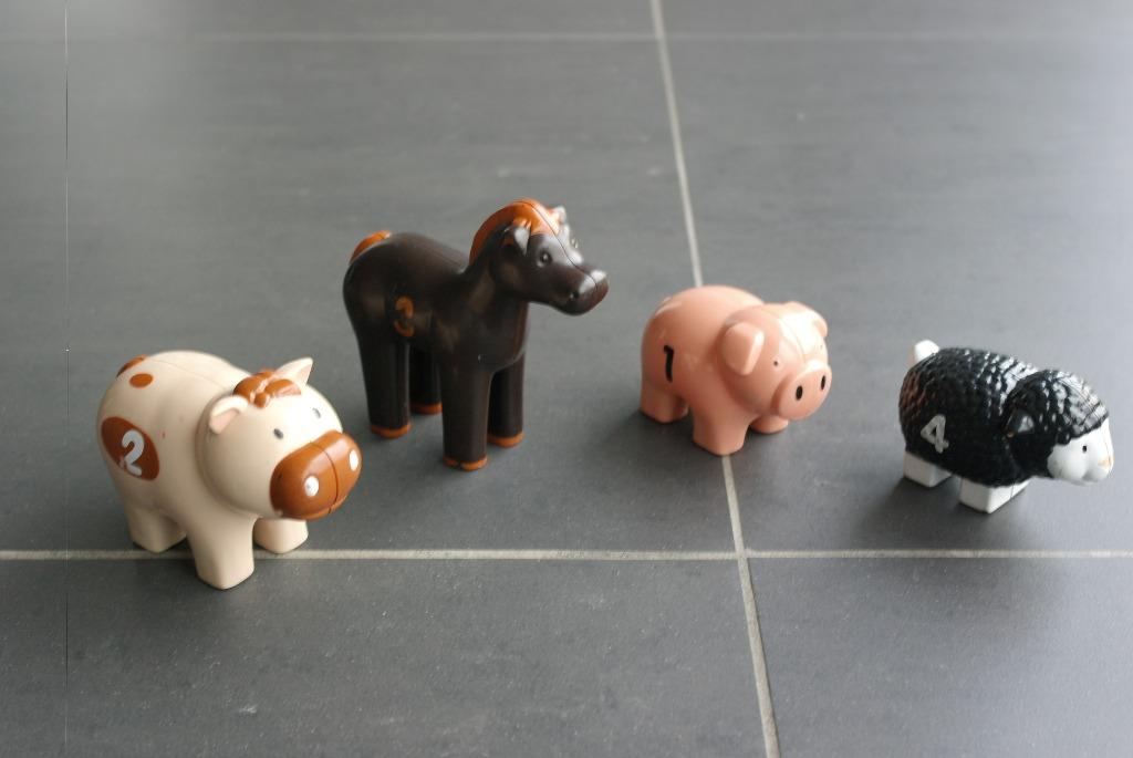 4 animaux BAO pour  tracteur BAO vache, cochon, mouton ..., Enlèvement ou Envoi, Comme neuf