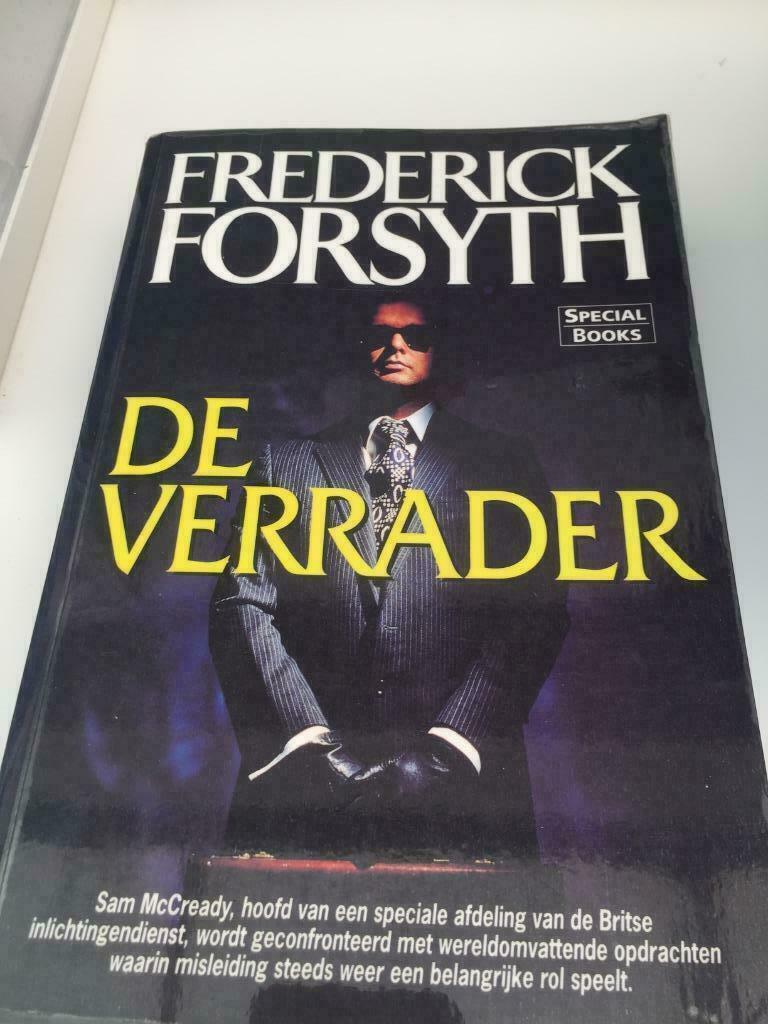 Boek / Frederick Forsyth - De verrader, Ophalen of Verzenden, Gelezen