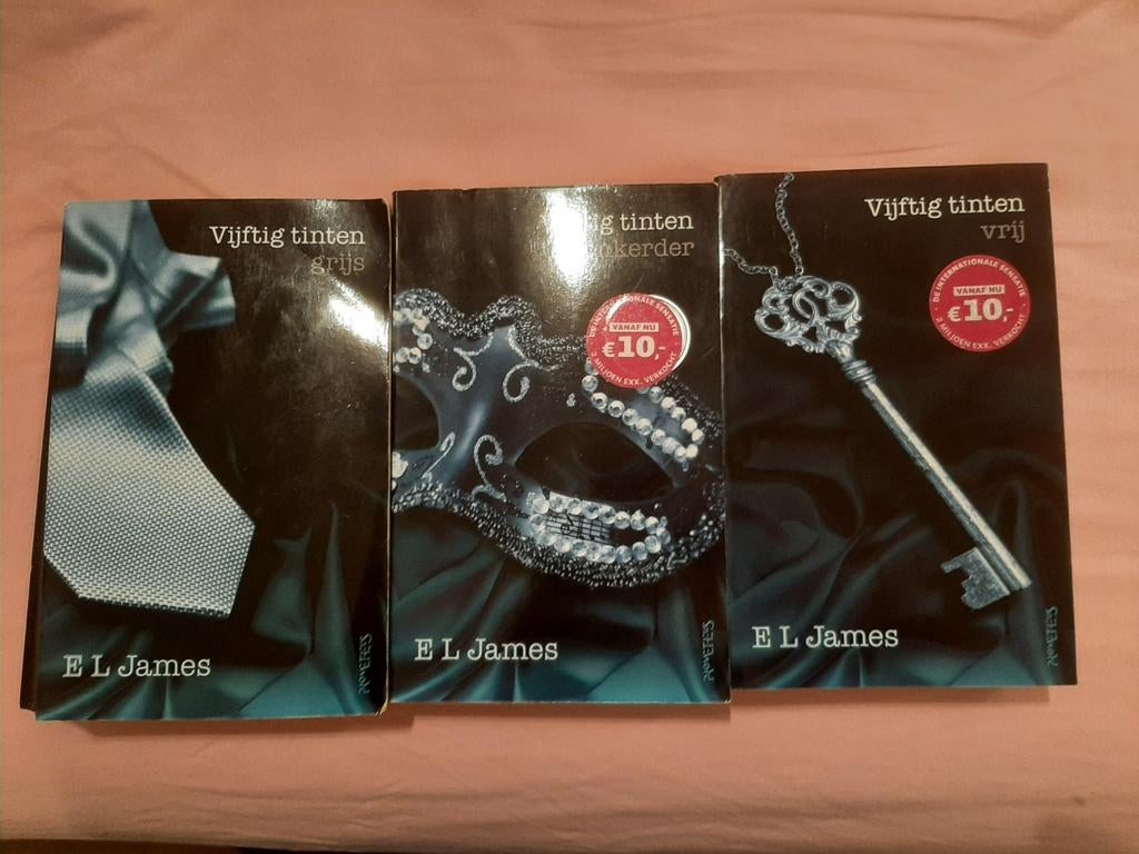 Vijftig Tinten-trilogie – E.L. James (goede staat), Ophalen of Verzenden, Gelezen