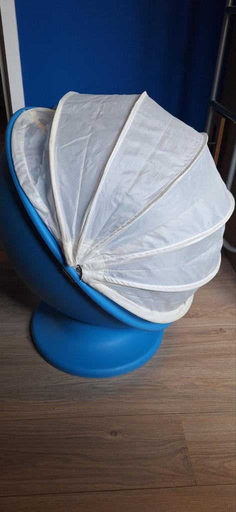 Chaise Ikea, Enlèvement