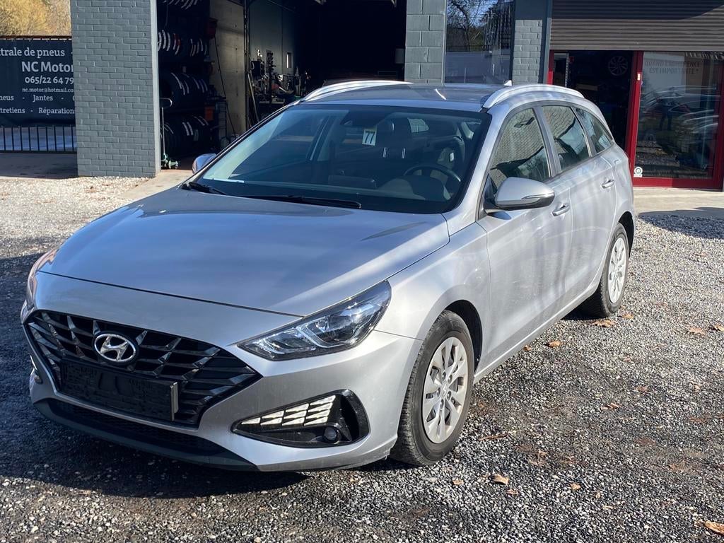 Hyundai i30 sw 1000 turbo automaat, Auto's, 1200 kg, 600 kg, 3 cilinders, USB