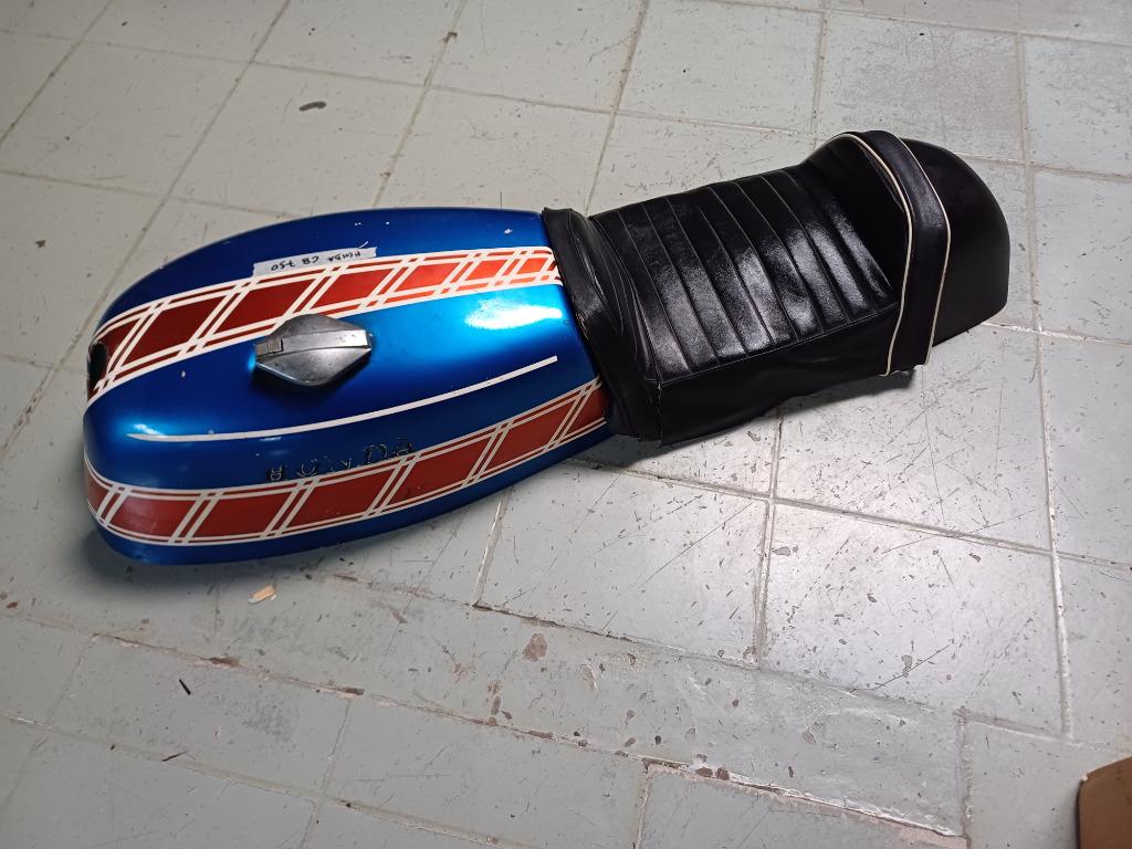 honda cb 750 four tank polyester + zadel + achterkant ombouw, Motoren, Ophalen of Verzenden, Gebruikt