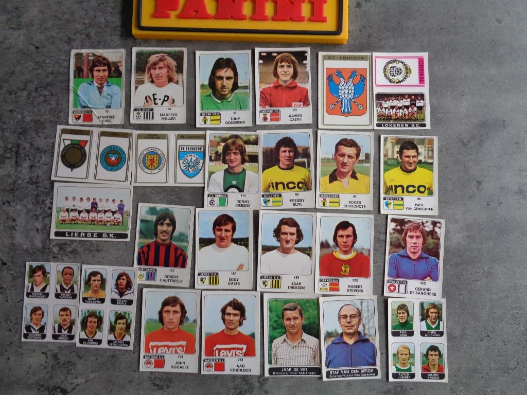 PANINI FOOTBALL 1973/74 32 STICKERS voetbal 70s, Verzenden