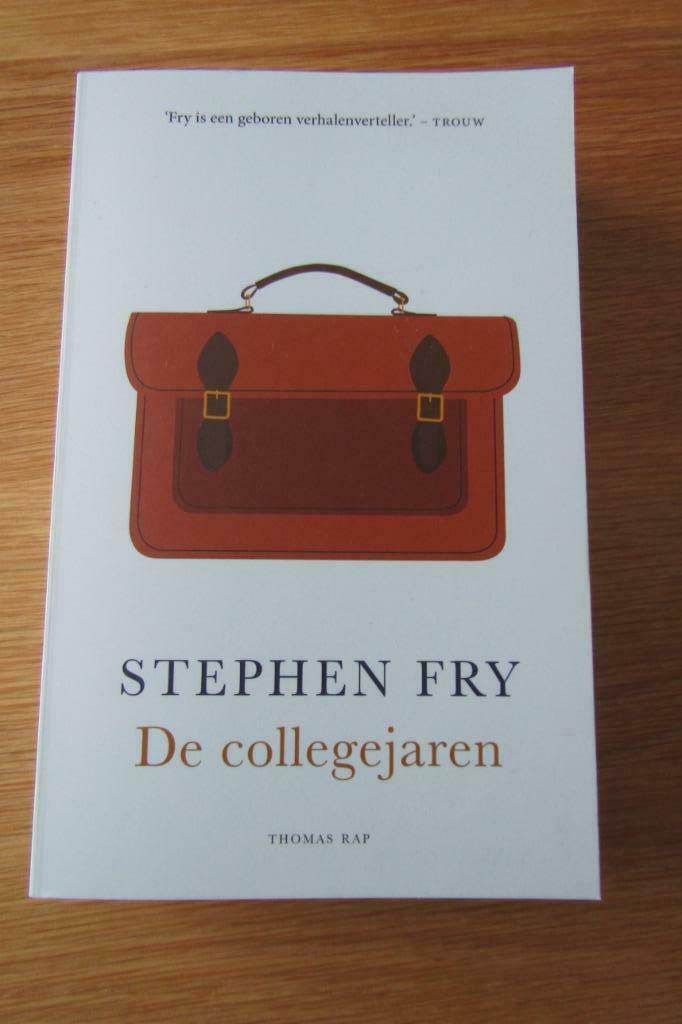 Stephen Fry, De collegejaren, SC, Boeken, Nieuw, Ophalen of Verzenden, Stephen Fry, Kunst en Cultuur