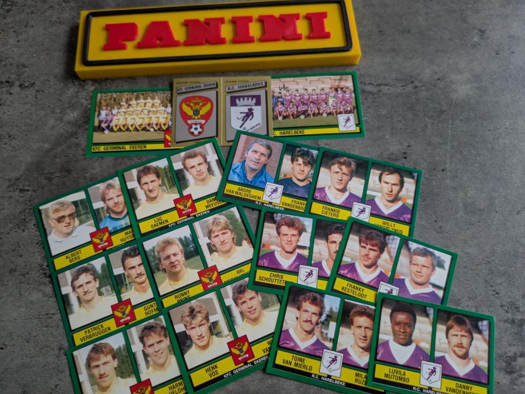 AUTOCOLLANTS PANINI FOOTBALL 89 G.EKEREN/ HARELBEKE 15 1989, Hobby & Loisirs créatifs, Envoi, Neuf