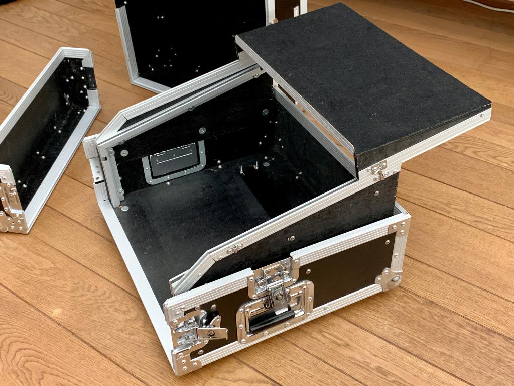 Flightcase 4u de haut 10h de profondeur + support pour ordin, Enlèvement, Comme neuf, Autres instruments, Flight case
