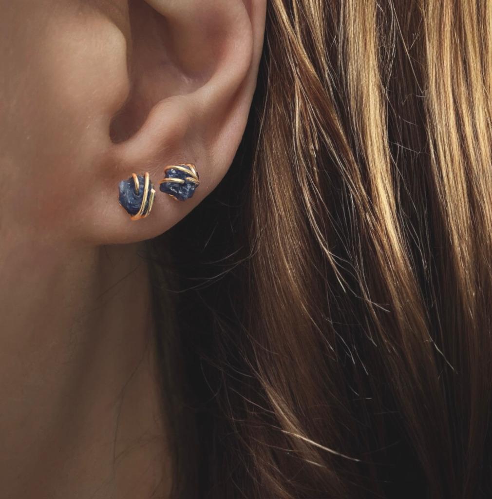Clous d'oreilles en saphir naturel, Bijoux, Sacs & Beauté, Enlèvement ou Envoi, Avec pierre précieuse, Bleu, Neuf