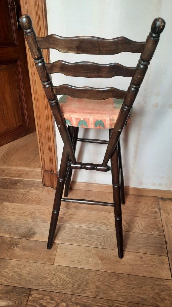 tabouret en bois, Enlèvement