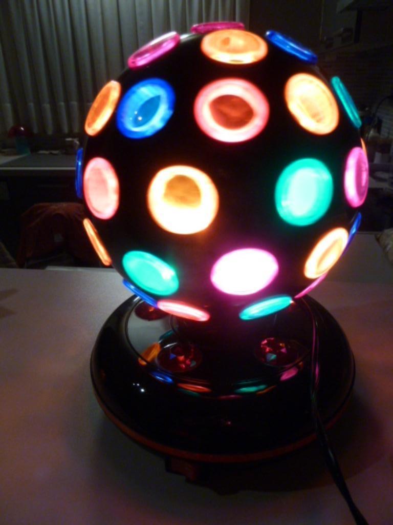 Lampe disco boule à facettes diamètre 15 cm: H: 22 cm, Enlèvement ou Envoi, Comme neuf, Boule à facettes, Couleur