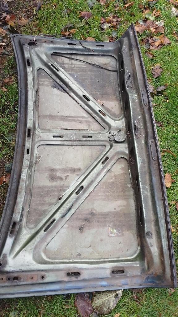 Couvercle de coffre Merc W123 et horloge de tableau de bord, Mercedes-Benz, Haillon arrière, Enlèvement, Utilisé