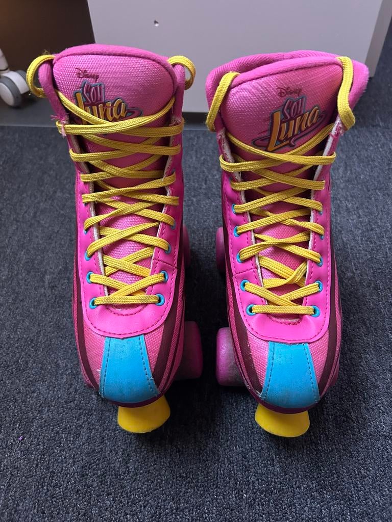 Soy luna rolschaatsen, Ophalen