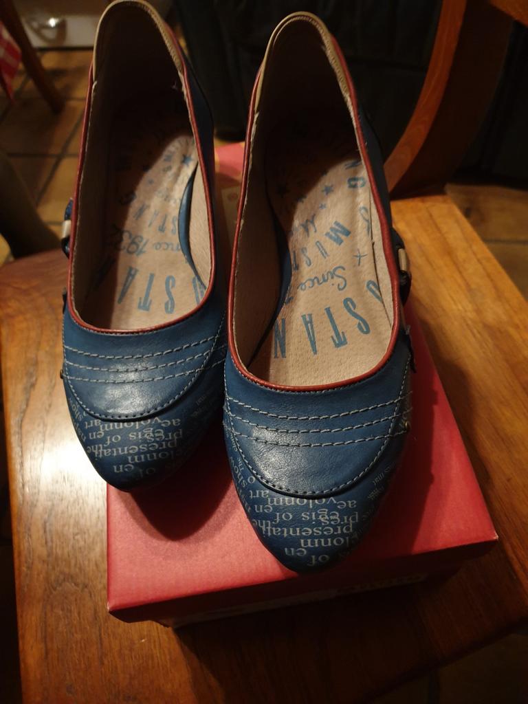 Mooie blauwe schoenen ,Mustang , maat 40, Enlèvement ou Envoi