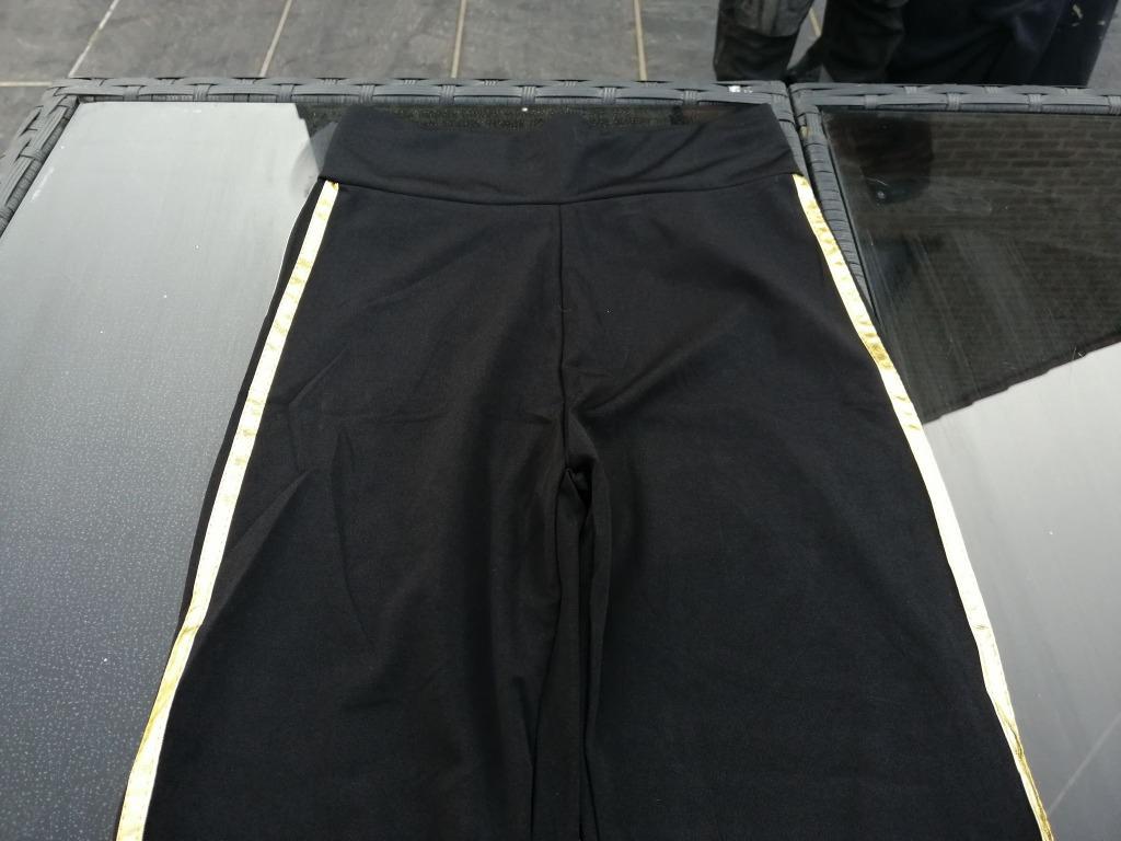 BROEK / JOGGING ZWART MET GOUDEN STREEP – MAAT S/M – NIEUW, Kleding | Dames, Ophalen of Verzenden, Nieuw, Maat 36 (S), Zwart