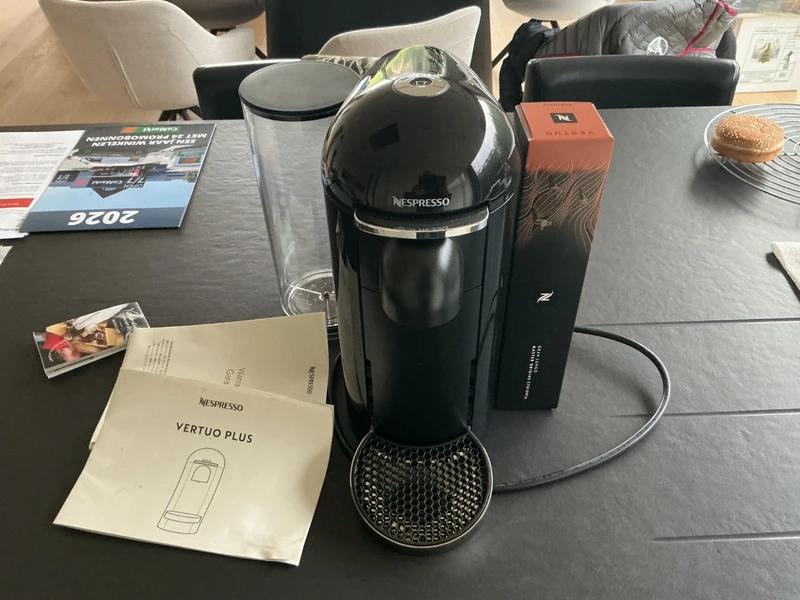 Nespresso vertuo, 10 kopjes of meer, Ophalen of Verzenden, Koffiepads en cups, Afneembaar waterreservoir