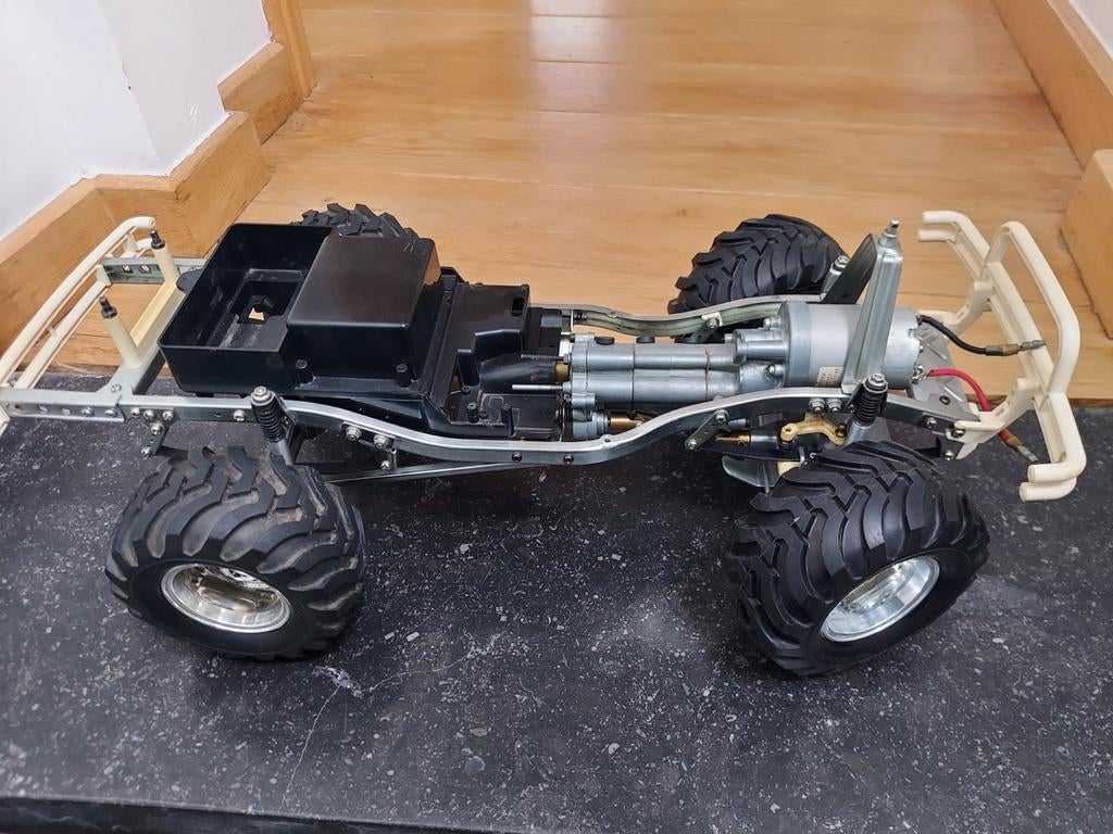 Tamiya vintage Toyota Hilux Bruiser in volledige restauratie, Hobby en Vrije tijd, Ophalen of Verzenden