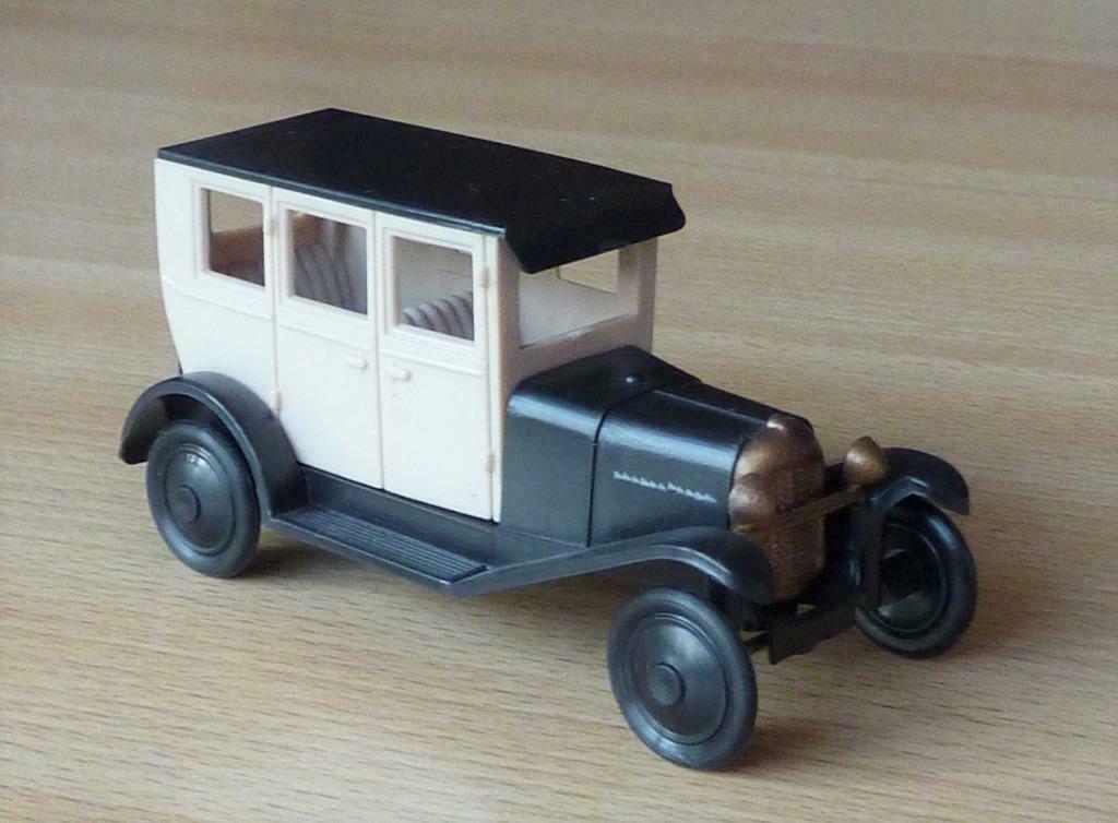 schaal 1/50 model 1925 Citroën B2 limousine DEL, Ophalen of Verzenden, Zo goed als nieuw, Auto's