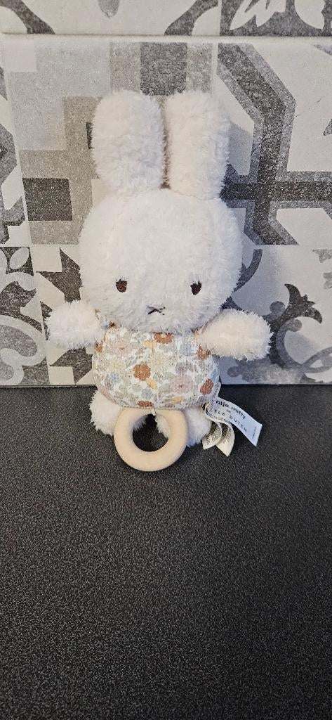 Nijntjes Miffy met speelmuziek, Enlèvement, Sonore