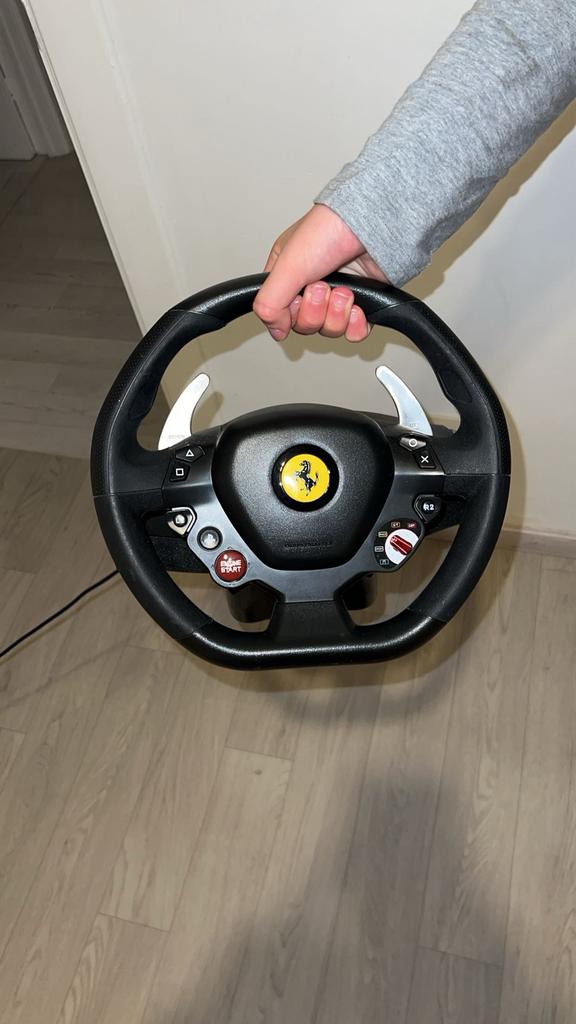 PS5 stuurwiel Ferrari, ook ps4 en PC, Ophalen, Zo goed als nieuw
