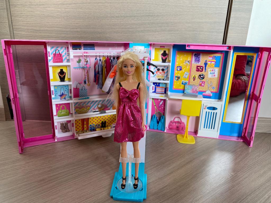 Dressing garde-robe Barbie Fashionistas, Enlèvement, Comme neuf, Barbie