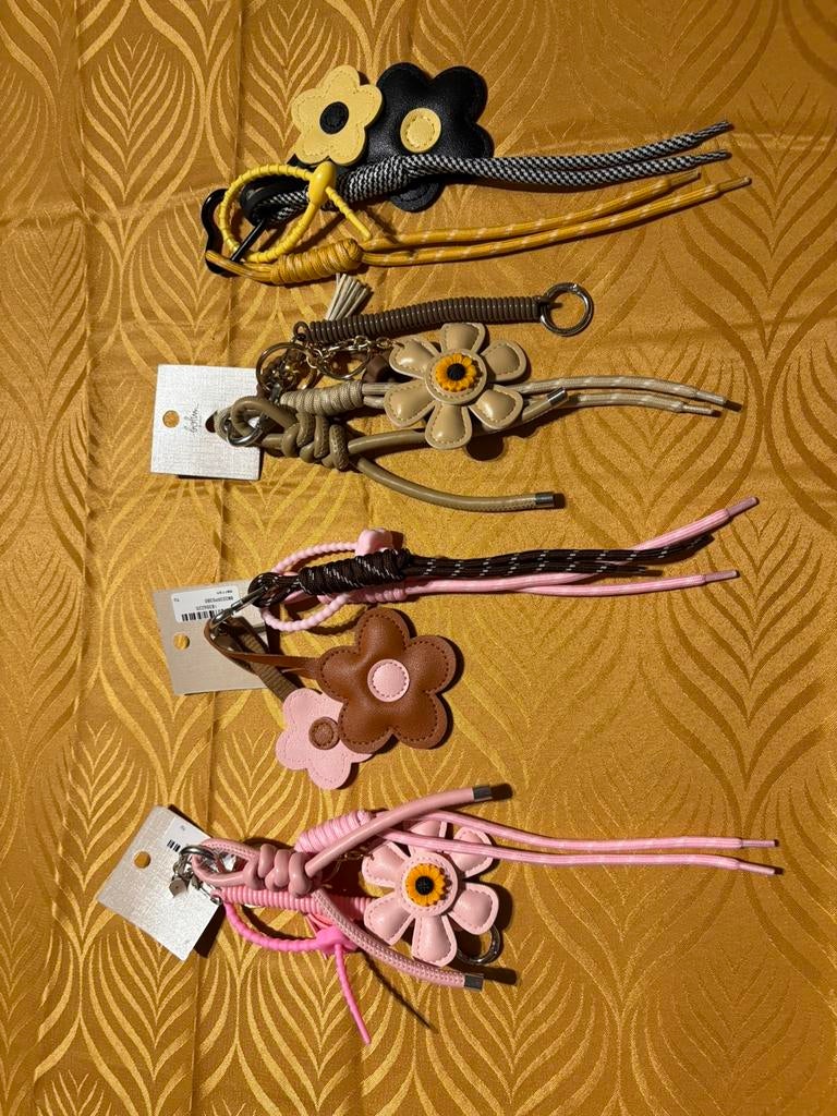 Sleutelhanger, Handtassen en Accessoires, Tassen | Damestassen, Ophalen of Verzenden, Zo goed als nieuw, Handtas