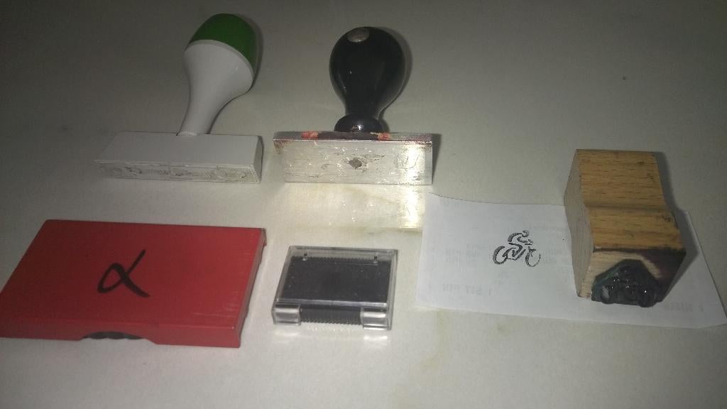 Handvaten van stempels + trodat stempelkussens, Enlèvement ou Envoi, Comme neuf, Encre, Mousse ou Porte-tampon