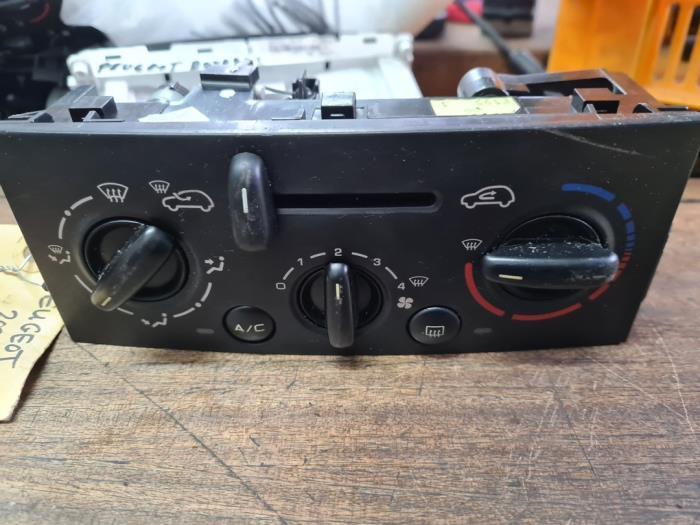 Kachel Bedieningspaneel van een Peugeot 207, Ophalen of Verzenden, 3 maanden garantie, Gebruikt, Peugeot