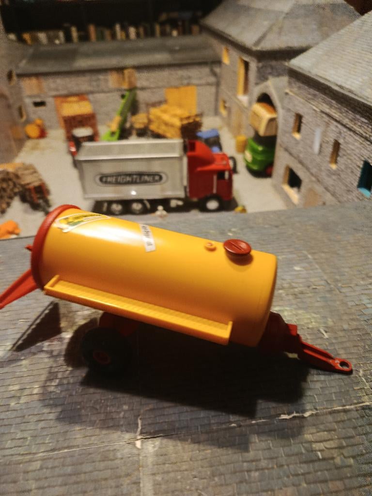 Veenhuis Gama 1:32 mengmesttank, Ophalen of Verzenden, Gebruikt, Tractor of Landbouw, Overige merken