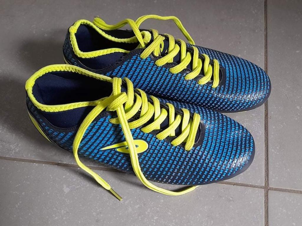 Chaussures de foot NEUVES, Enlèvement ou Envoi, Neuf, Chaussures