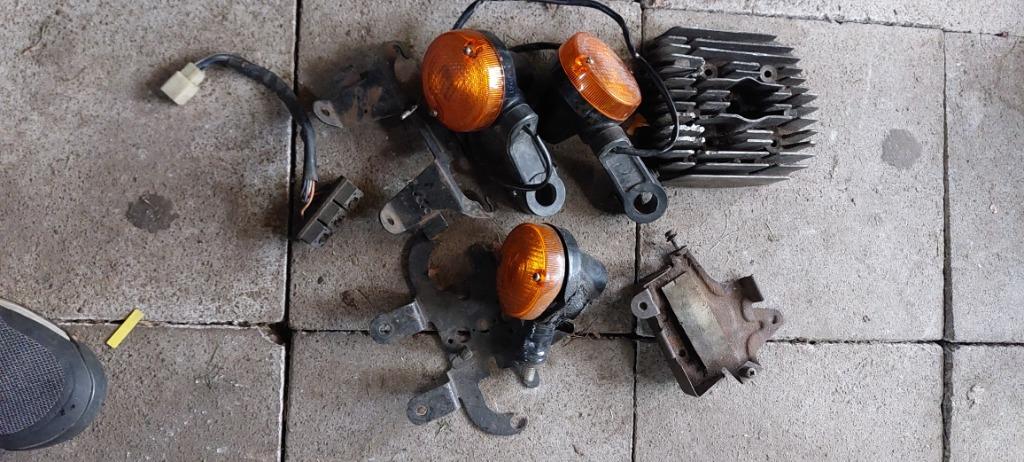 Suzuki er 50 21 en gt50 zr 50 onderdelen, Fietsen en Brommers, Ophalen of Verzenden, Gebruikt, Blok, Overige merken