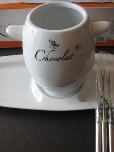 Chocolade fondueset Cosy Trendy Choclat set compleet nieuw, Ophalen of Verzenden, Nieuw, Porselein, Compleet servies