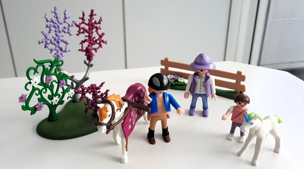 Playmobil setje paard met veulen en 3 figuurtjes, Ophalen of Verzenden, Zo goed als nieuw