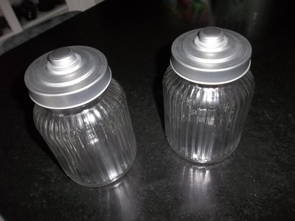 2 glazen bokalen , potten met draaideksel, Huis en Inrichting, Ophalen of Verzenden, Zo goed als nieuw, Glas, Pot, Bus of Blik