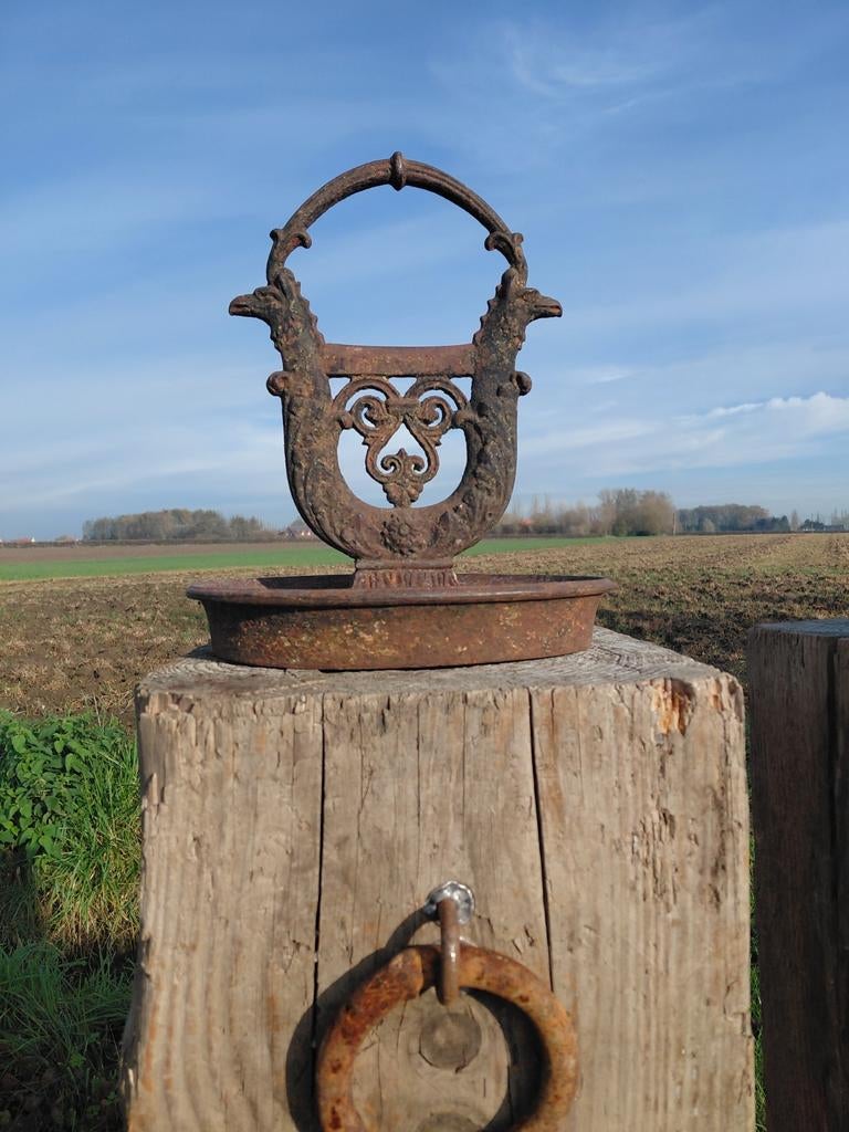 2 prachtige 19de eeuwse gietijzeren voetschrapers, Ophalen