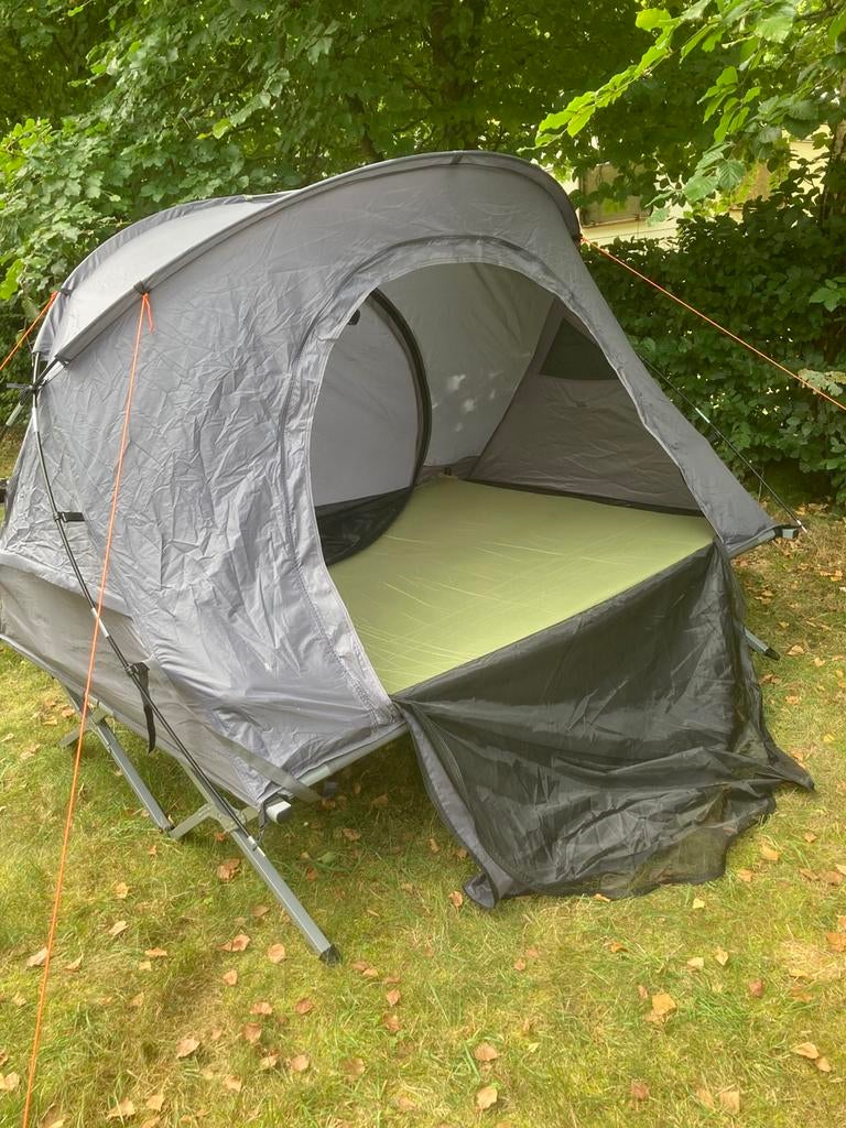 Tente lit avec une matela et 2 sacs cous sages, Enlèvement, Comme neuf