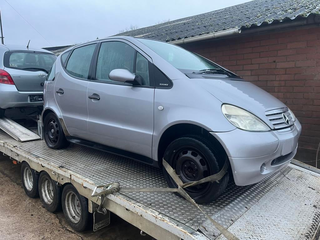Mercedes A170 koppeling stuk, Auto's, Mercedes-Benz, Voorwielaandrijving, Stof, Zwart, 4 cilinders