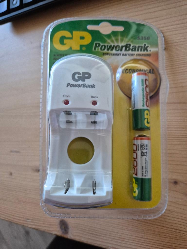 powerbank nog in gesloten verpakking, Telecommunicatie, Powerbanks, Ophalen, Nieuw