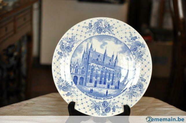 assiette bruges "l'hotel de ville", Antiquités & Art, Antiquités | Céramique & Poterie