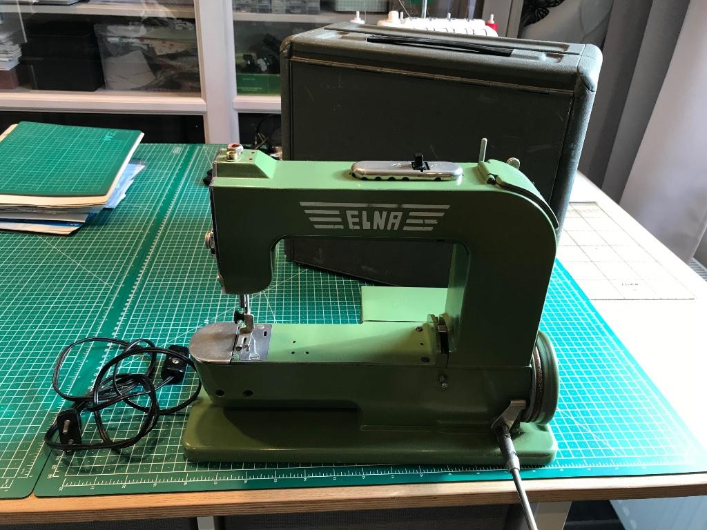 machine à coudre ELNA Grasshopper Ancienne / VINTAGE, Hobby & Loisirs créatifs, Machines à coudre & Accessoires, Enlèvement, Utilisé