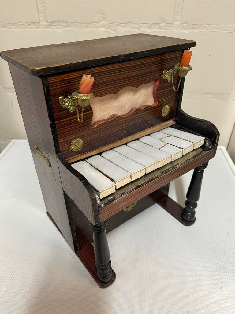 Antiek werkende soeelgoed piano (H30- B23 - D19), Antiquités & Art, Enlèvement ou Envoi