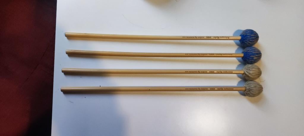 6 PAIRES DE MAILLETS EN MARIMBA, Enlèvement, Comme neuf, Percussion mélodique