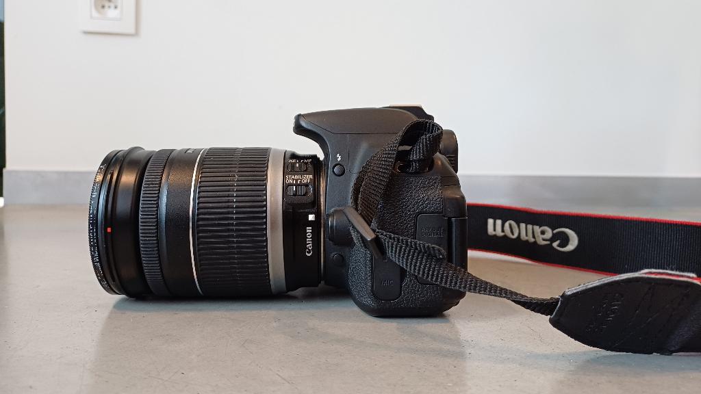 Canon 700d met 18-200mm lens, 18 Mégapixel, Canon, 4 à 7 fois, Comme neuf