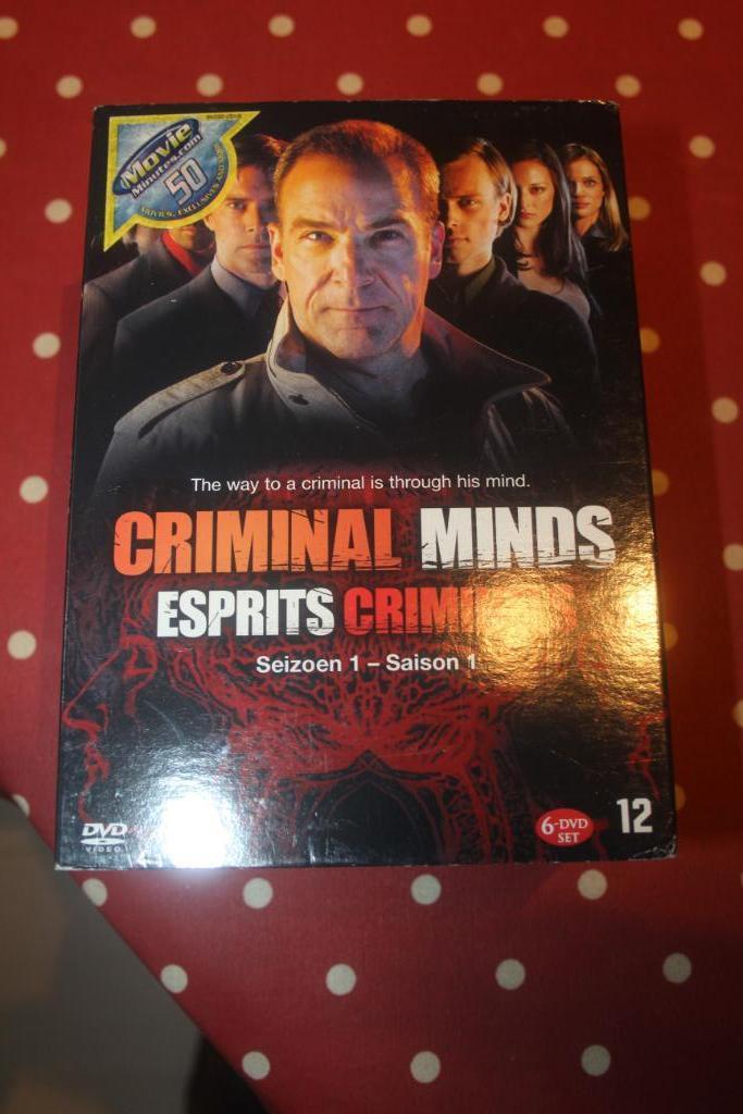 Criminal minds  seizoen 1-2-4-5, Enlèvement ou Envoi, Coffret, Comme neuf, À partir de 12 ans